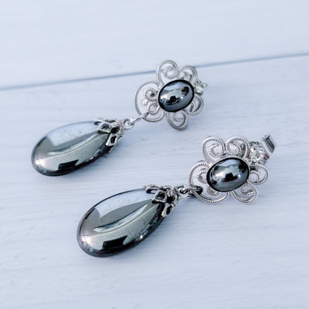 Vintage Clip On Earrings Stunning Silver Tone & Grey Dangle Regal